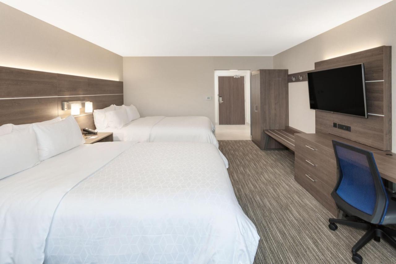 Holiday Inn Express Hotel & Suites Ottawa Airport By Ihg Bagian luar foto