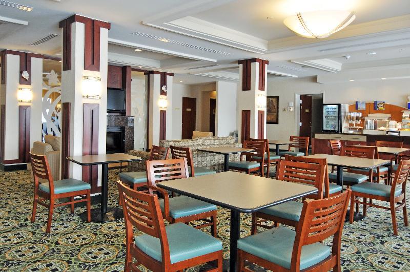 Holiday Inn Express Hotel & Suites Ottawa Airport By Ihg Bagian luar foto