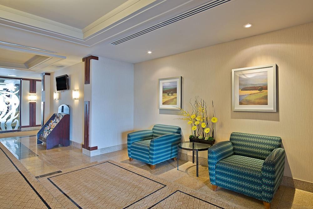 Holiday Inn Express Hotel & Suites Ottawa Airport By Ihg Bagian luar foto