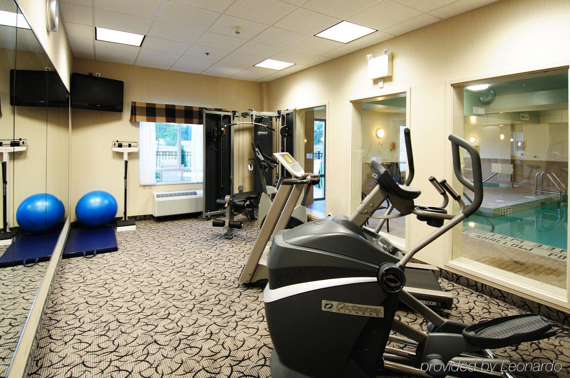 Holiday Inn Express Hotel & Suites Ottawa Airport By Ihg Bagian luar foto
