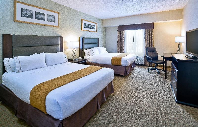 Holiday Inn Express Hotel & Suites Ottawa Airport By Ihg Bagian luar foto